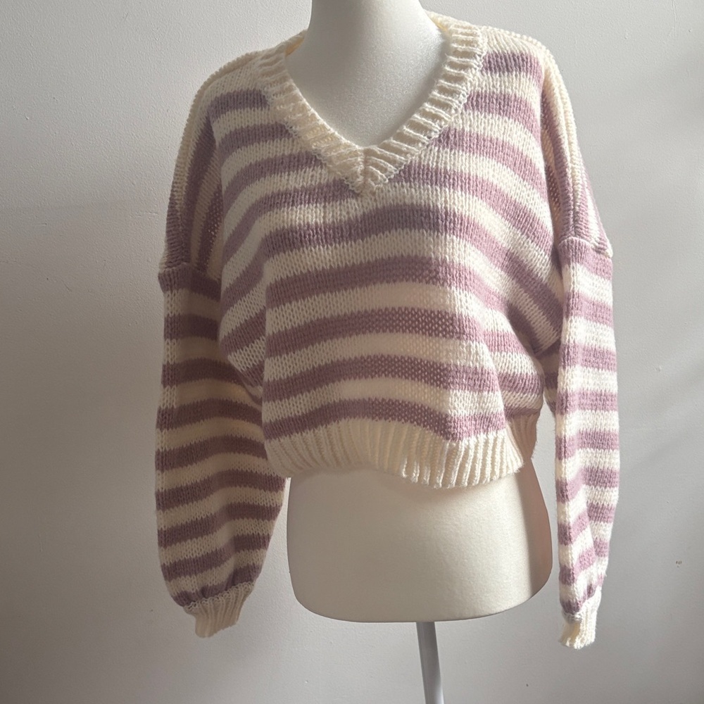 Le Lis V-Neck Sweater in Cream and Purple Stripes